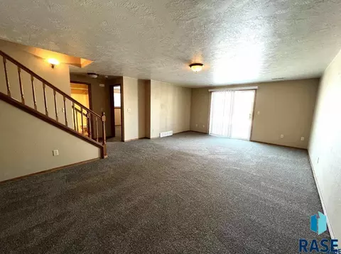 Living - 3100 E Bragstad Dr, Sioux Falls, SD 57103 photo 7 of 7
