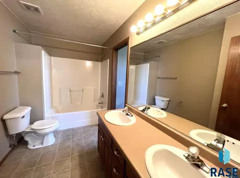 Bath - 3100 E Bragstad Dr, Sioux Falls, SD 57103 photo 1 of 3