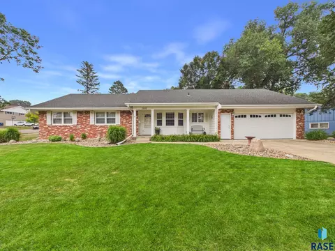 1600 S Williams Ave, Sioux Falls, SD 57105