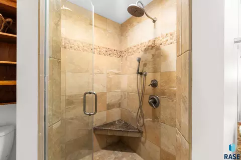 Bath - 6908 E Pine Lake Dr, Sioux Falls, SD 57110 photo 2 of 6