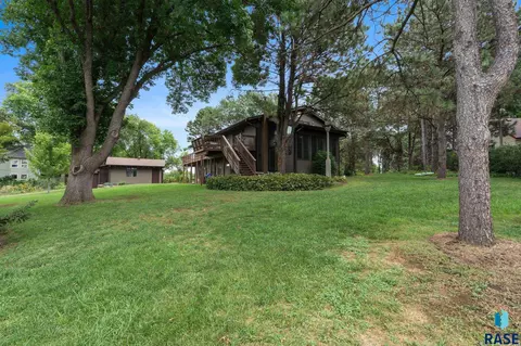Exterior - 6908 E Pine Lake Dr, Sioux Falls, SD 57110 photo 24 of 28