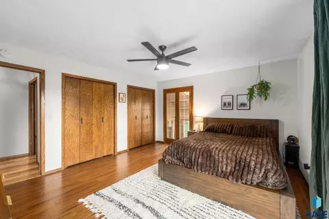 Bedroom - 6908 E Pine Lake Dr, Sioux Falls, SD 57110 photo 2 of 10