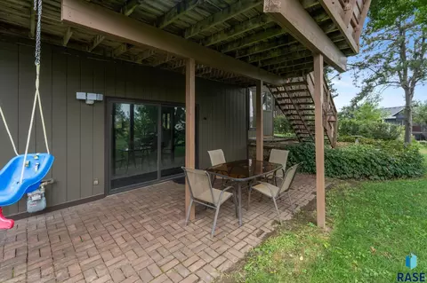 Exterior - 6908 E Pine Lake Dr, Sioux Falls, SD 57110 photo 16 of 28