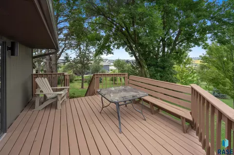 Exterior - 6908 E Pine Lake Dr, Sioux Falls, SD 57110 photo 12 of 28