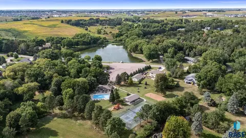View/Area - 6908 E Pine Lake Dr, Sioux Falls, SD 57110 photo 5 of 6