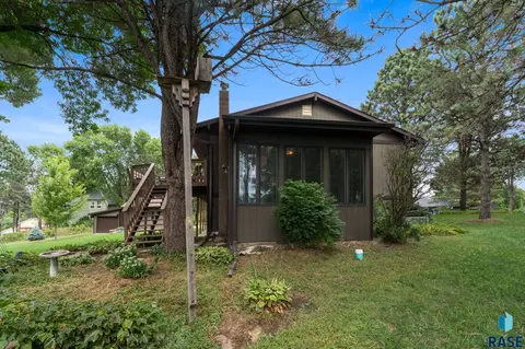 Exterior - 6908 E Pine Lake Dr, Sioux Falls, SD 57110 photo 21 of 28