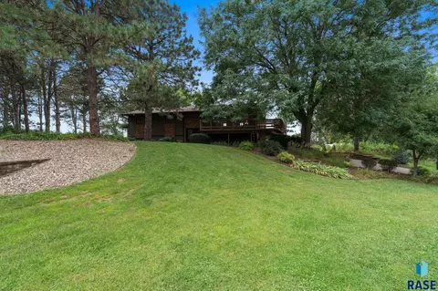 Exterior - 6908 E Pine Lake Dr, Sioux Falls, SD 57110 photo 17 of 28