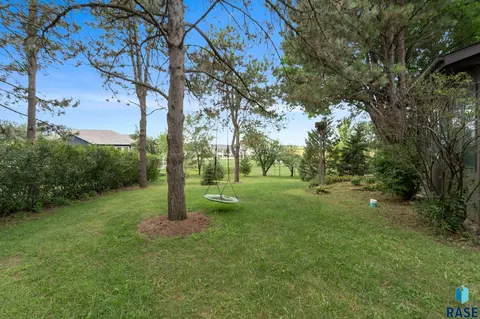 Exterior - 6908 E Pine Lake Dr, Sioux Falls, SD 57110 photo 25 of 28