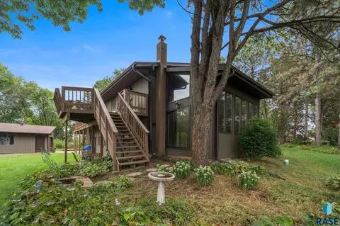 Exterior - 6908 E Pine Lake Dr, Sioux Falls, SD 57110 photo 18 of 28