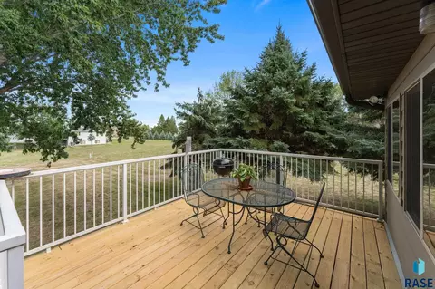 Exterior - 27302 Atkins Pl, Tea, SD 57064 photo 7 of 13