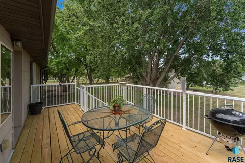 Exterior - 27302 Atkins Pl, Tea, SD 57064 photo 8 of 13