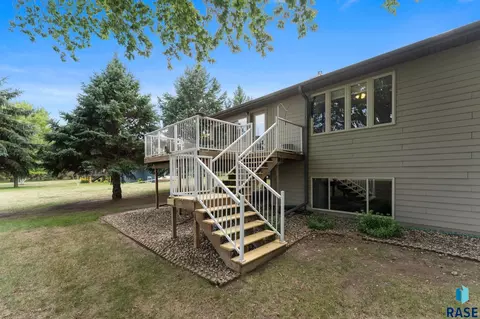 Exterior - 27302 Atkins Pl, Tea, SD 57064 photo 6 of 13