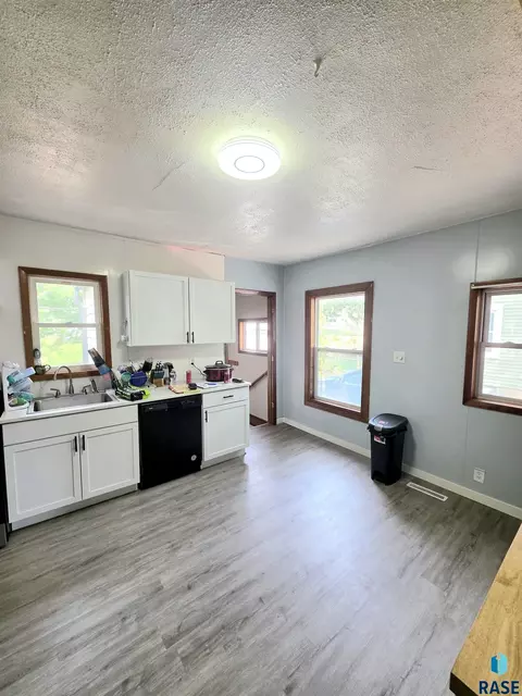 Kitchen - 1428 E 5th St, Sioux Falls, SD 57103 photo 2 of 2