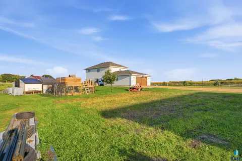 Exterior - 46878 270th St, Tea, SD 57064 photo 2 of 4