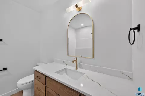 Bath - 6509 E Fieldview St, Sioux Falls, SD 57110 photo 6 of 6