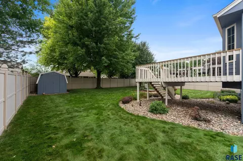 Exterior - 2105 E 62nd St, Sioux Falls, SD 57108 photo 6 of 10