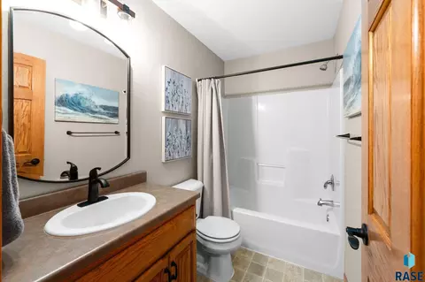Bath - 2105 E 62nd St, Sioux Falls, SD 57108 photo 2 of 3