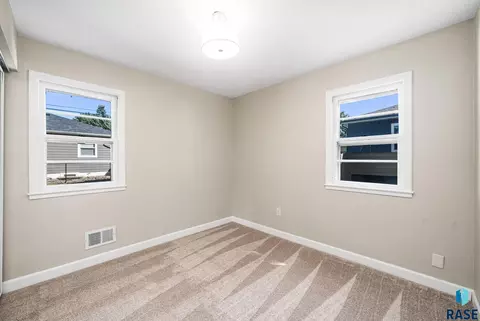 Bedroom - 3100 E 17th St, Sioux Falls, SD 57103 photo 1 of 6