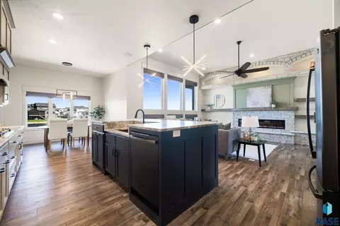 Kitchen - 2440 N Alberta Trl, Tea, SD 57064 photo 3 of 5