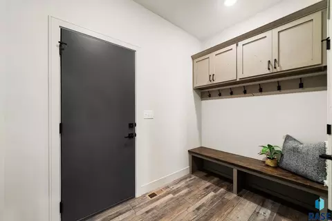 Entry Way - 2440 N Alberta Trl, Tea, SD 57064 photo 3 of 5
