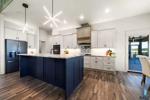 Kitchen - 2440 N Alberta Trl, Tea, SD 57064 photo 2 of 5