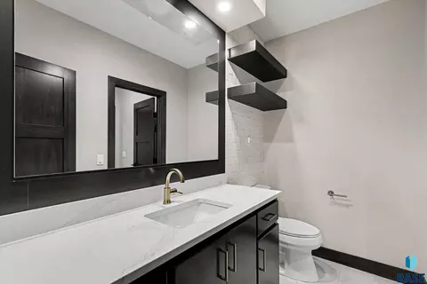 Bath - 6701 E Spitfire Cir, Sioux Falls, SD 57110 photo 4 of 5