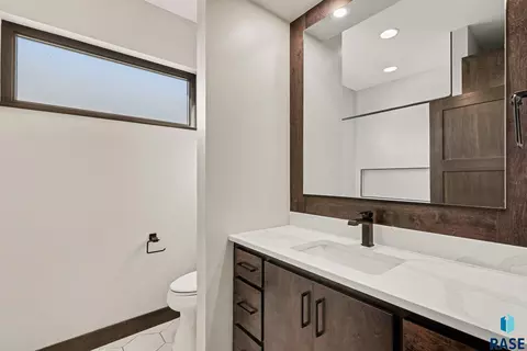 Bath - 6701 E Spitfire Cir, Sioux Falls, SD 57110 photo 1 of 5