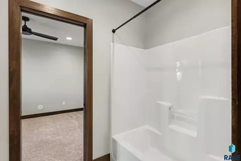 Bath - 6701 E Spitfire Cir, Sioux Falls, SD 57110 photo 5 of 5
