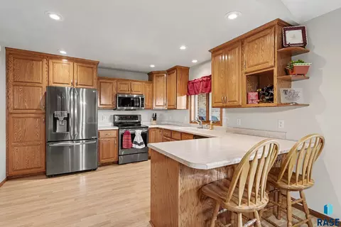 Kitchen - 27229 Lovely Pl, Tea, SD 57064 photo 1 of 1