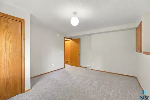 Bedroom - 1400 E Northstar Ln, Sioux Falls, SD 57108 photo 6 of 6