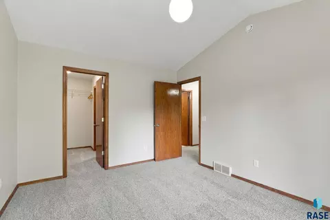Bedroom - 1400 E Northstar Ln, Sioux Falls, SD 57108 photo 2 of 6