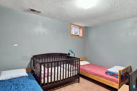 Bedroom - 2100 E Madison St, Sioux Falls, SD 57103 photo 4 of 4