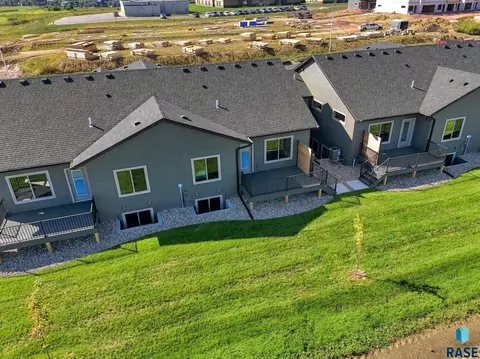 2808 E Hazelnut St, Brandon, SD 57005 photo 7