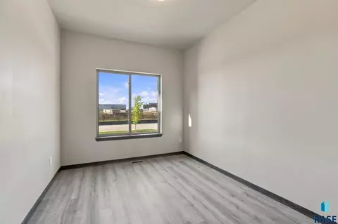 2808 E Hazelnut St, Brandon, SD 57005 photo 22