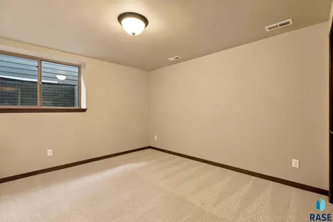 2808 E Hazelnut St, Brandon, SD 57005 photo 41