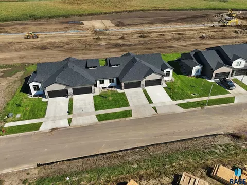 2808 E Hazelnut St, Brandon, SD 57005 photo 9