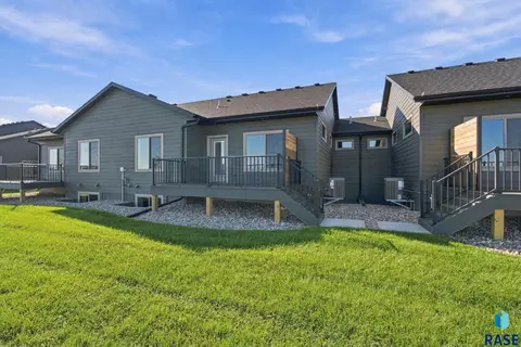 2808 E Hazelnut St, Brandon, SD 57005 photo 6