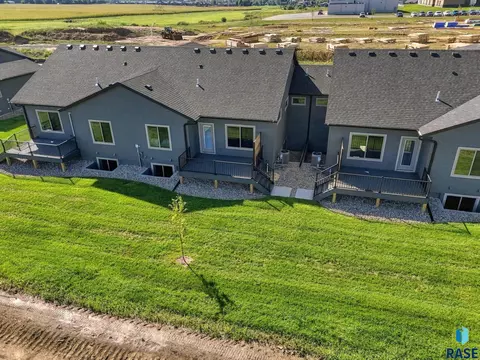 2808 E Hazelnut St, Brandon, SD 57005 photo 8