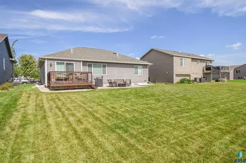 Exterior - 3509 E Brewster St, Sioux Falls, SD 57108 photo 9 of 11