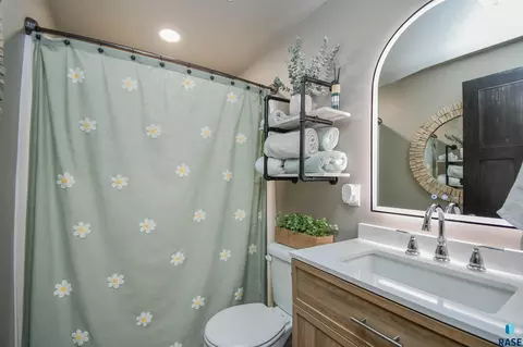 Bath - 3509 E Brewster St, Sioux Falls, SD 57108 photo 3 of 3