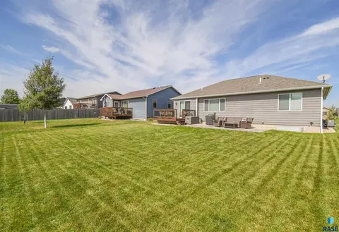 Exterior - 3509 E Brewster St, Sioux Falls, SD 57108 photo 10 of 11