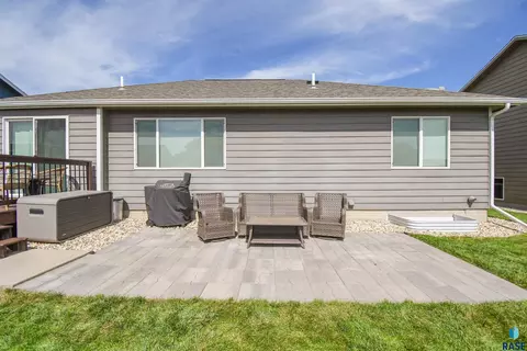 Exterior - 3509 E Brewster St, Sioux Falls, SD 57108 photo 4 of 11