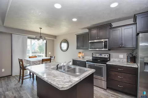 Kitchen - 3509 E Brewster St, Sioux Falls, SD 57108 photo 3 of 4