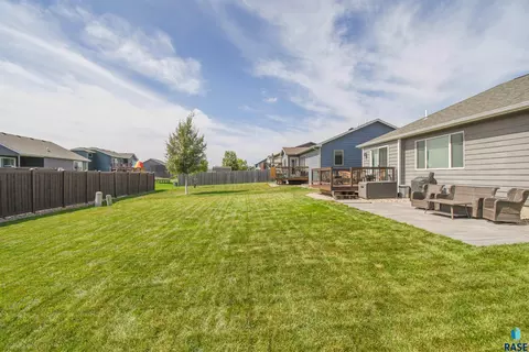 Exterior - 3509 E Brewster St, Sioux Falls, SD 57108 photo 7 of 11