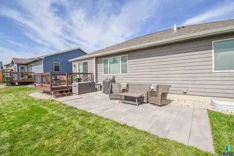 Exterior - 3509 E Brewster St, Sioux Falls, SD 57108 photo 5 of 11