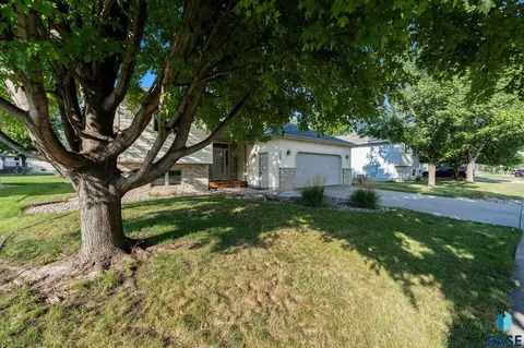 Exterior - 320 W 5th St, Tea, SD 57064 photo 3 of 14