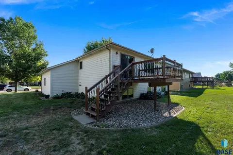 Exterior - 320 W 5th St, Tea, SD 57064 photo 7 of 14