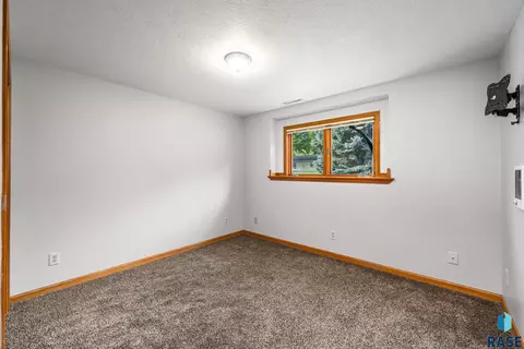 Bedroom - 320 W 5th St, Tea, SD 57064 photo 6 of 9