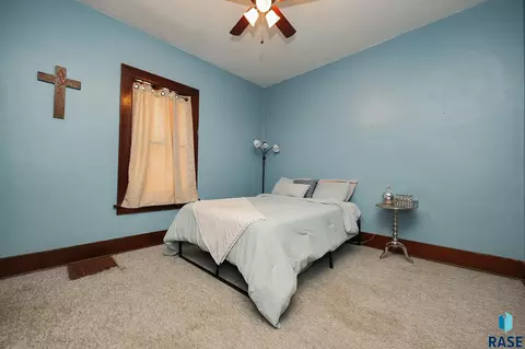 Bedroom - 1311 S Summit Ave, Sioux Falls, SD 57105 photo 2 of 4