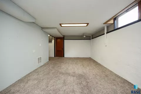 Other - 1311 S Summit Ave, Sioux Falls, SD 57105 photo 6 of 11